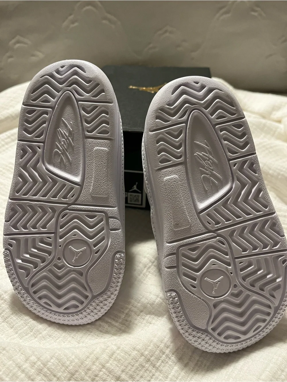 Kids White Jordan court  - toddler Comfort Shoes